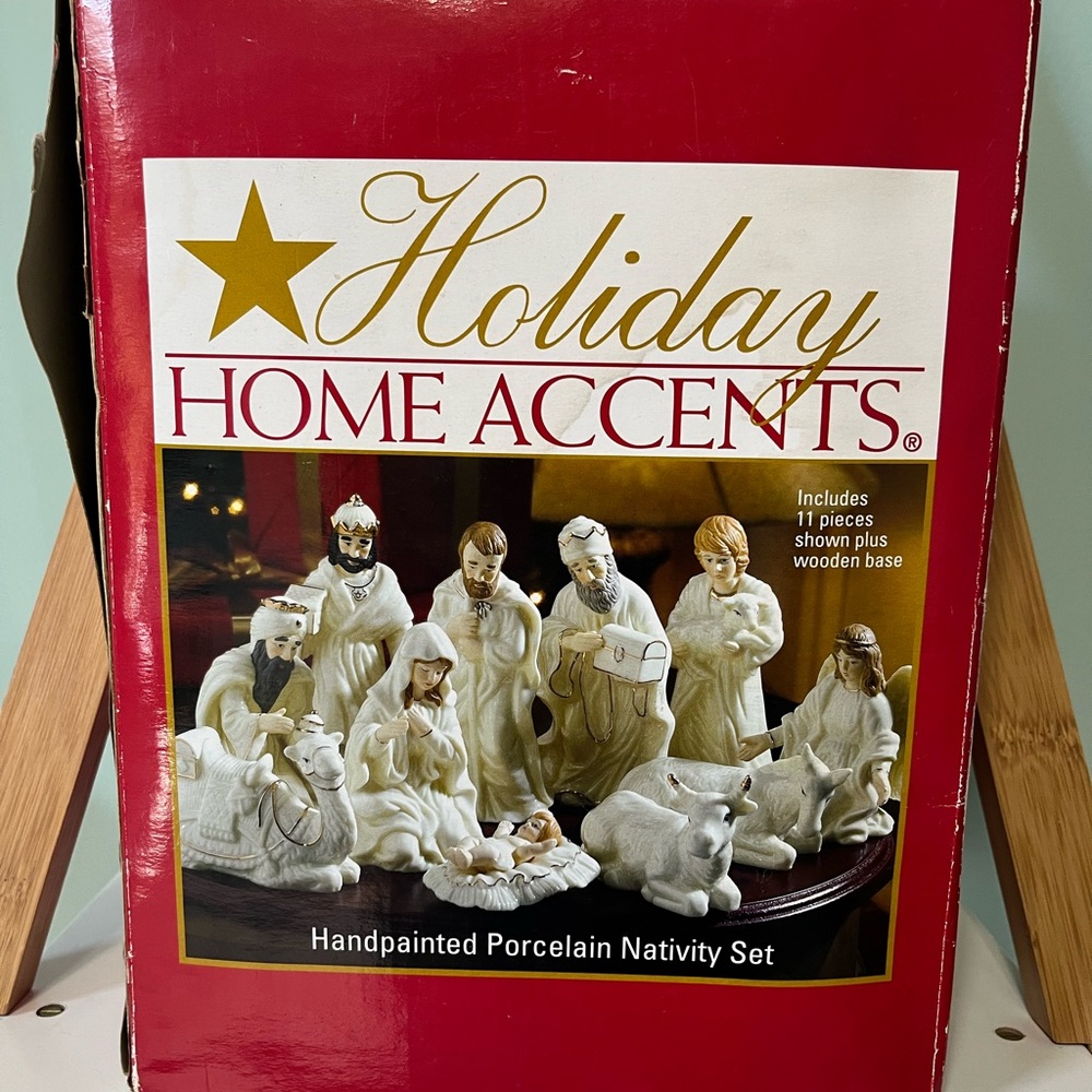 Vintage Holiday Home Accents Handpainted Porcelain Nativity Set